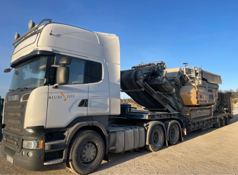 Scania veok transpordib rasketehnikat